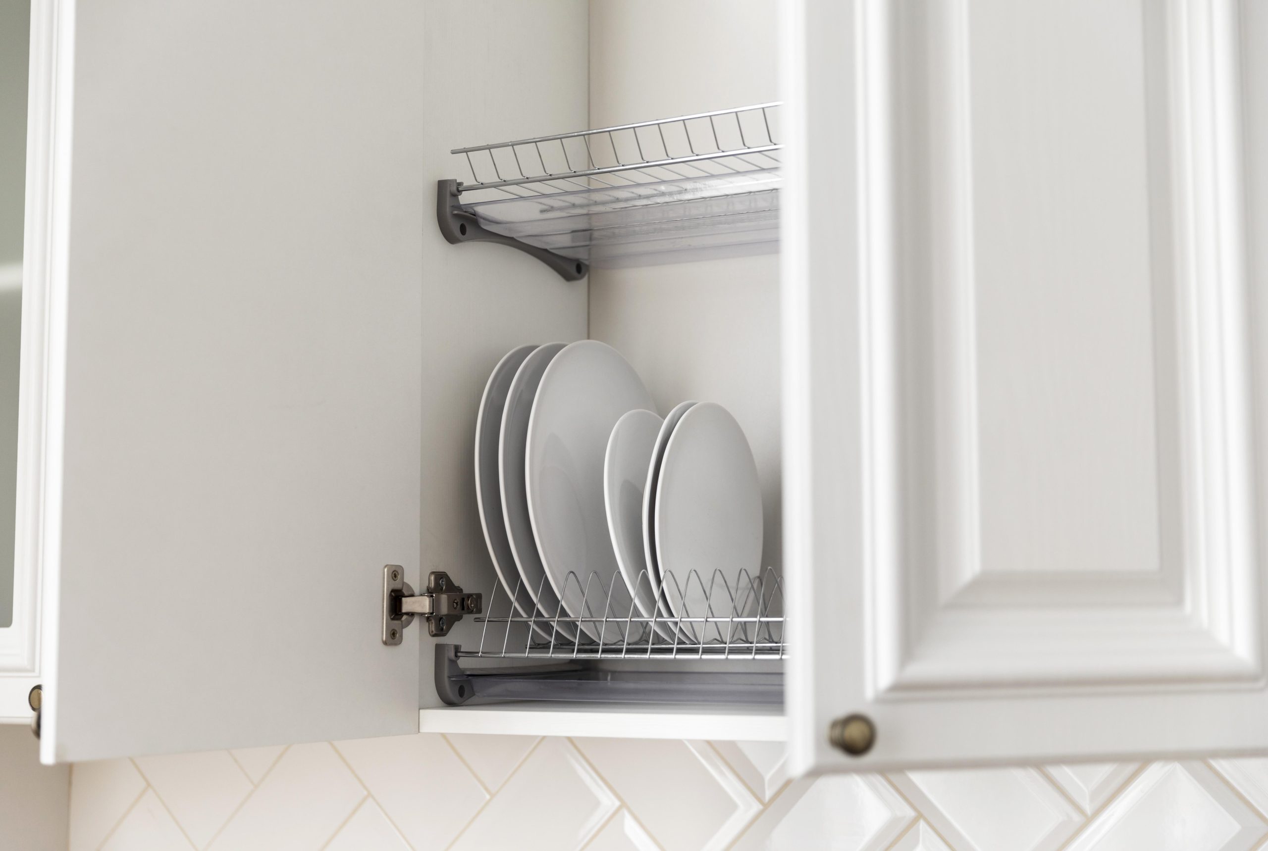 arrangement with plates cabinet scaled